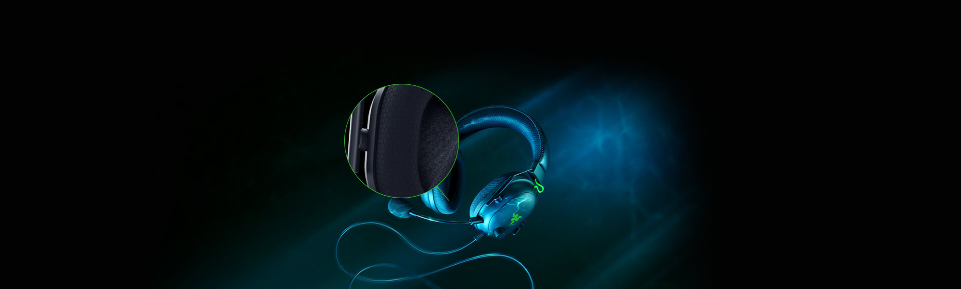 Tai nghe Razer BlackShark V2 - Wired Gaming Headset + USB Sound Card - RZ04-03230100-R3M1 có lớp đệm tai nghe bọt biển vô cùng mềm mại và thoải mái khi đeo